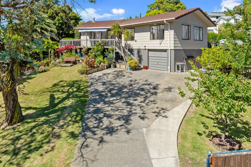 2 William Hadlow Place, Hatfields Beach, Orewa - Carousel 1