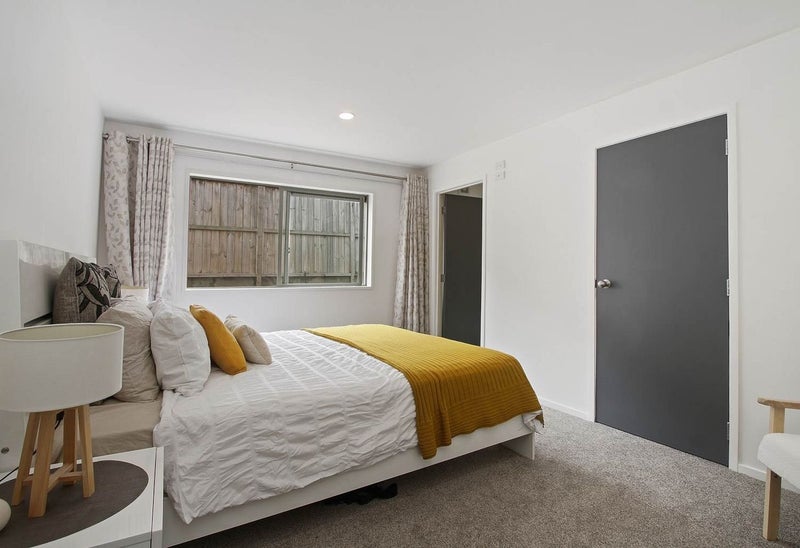 76A/21 Hunters Park Drive, Three Kings, Auckland - Carousel 2