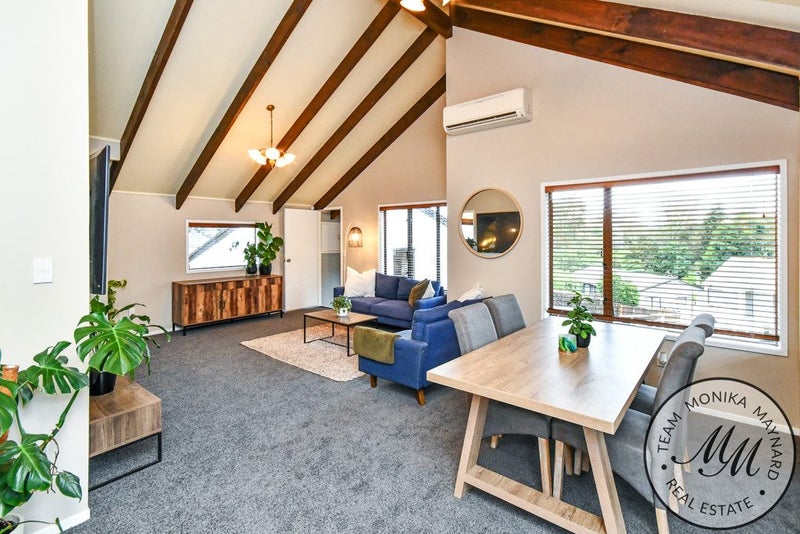 44 Kingsclere Place, Goodwood Heights, Auckland - Carousel 1