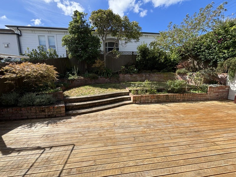 17 Armour Avenue, Mount Victoria, Wellington - Carousel 21