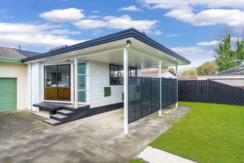 2/8 Kirrama Place, Conifer Grove, Takanini - Carousel 1