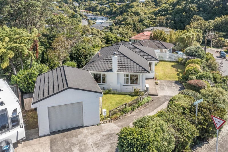 41 Hampton Hill Road, Tawa, Wellington - Carousel 2