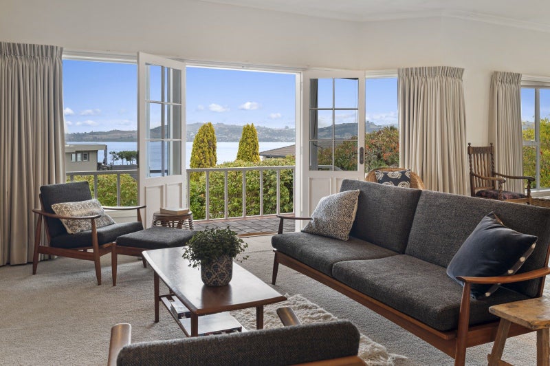 9 Maniapoto Grove, Waipahihi, Taupo - Carousel 2