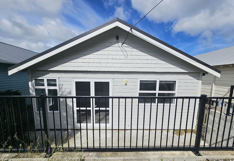 305 Adelaide Road, Newtown, Wellington - Carousel 1