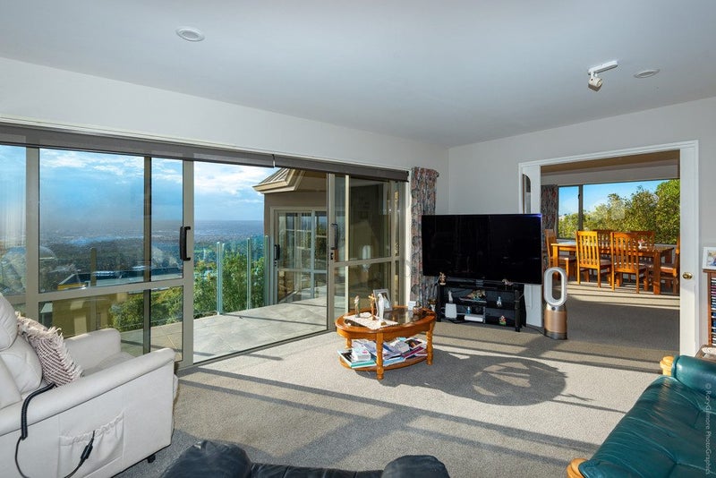 3 Harry Ell Drive, Cashmere, Christchurch - Carousel 2