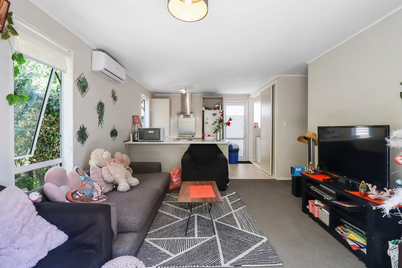 33 Antrim Crescent, Otara, Auckland - Carousel 2