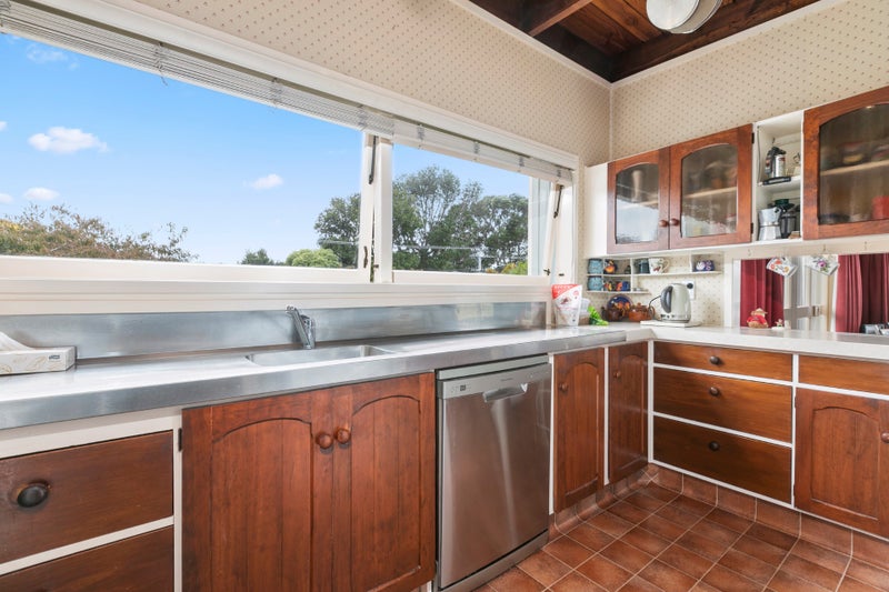 33 Hinewa Road, Otumoetai, Tauranga - Carousel 2