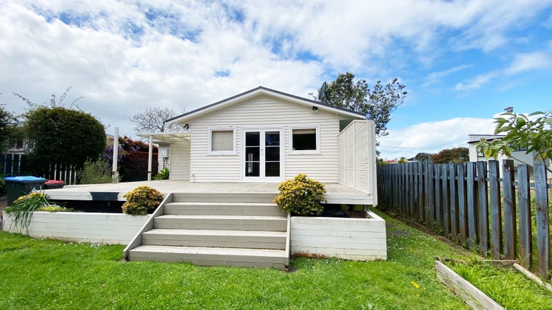 7 Sloane Street, Glen Innes, Auckland - Carousel 2