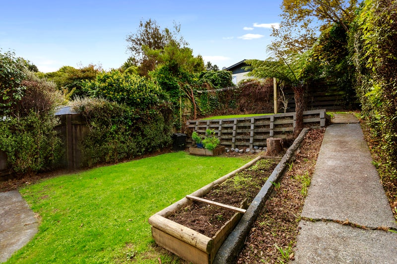 2/10 Enfield Street, Wainuiomata, Lower Hutt - Carousel 13