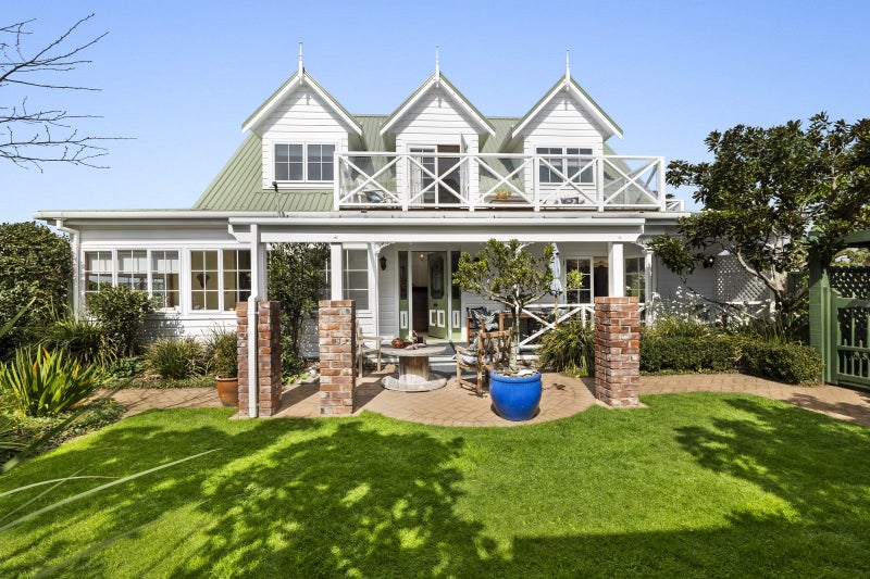 3 Richmond ST, Fitzroy, New Plymouth - Carousel 1