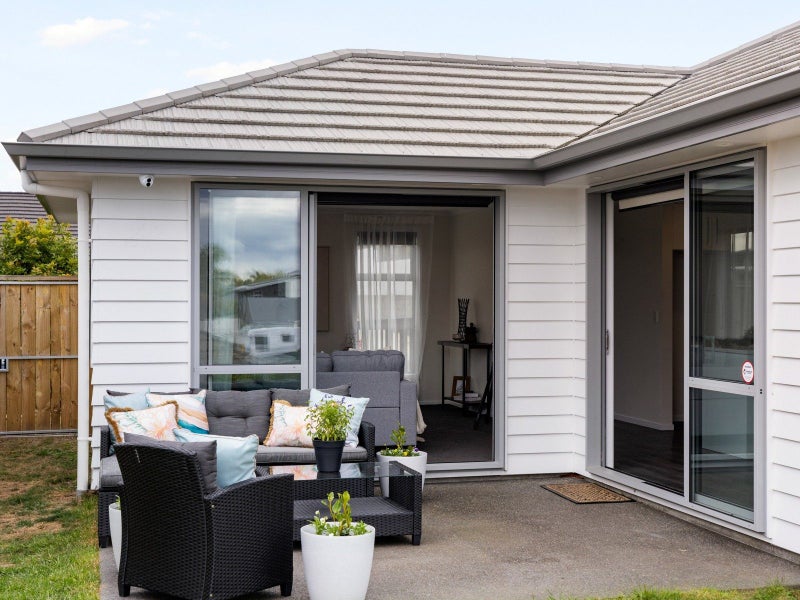 7 Maanihi Drive, Rototuna North, Hamilton - Carousel 2