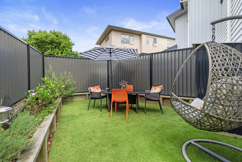 1/3 The Link, Flagstaff, Hamilton - Carousel 13