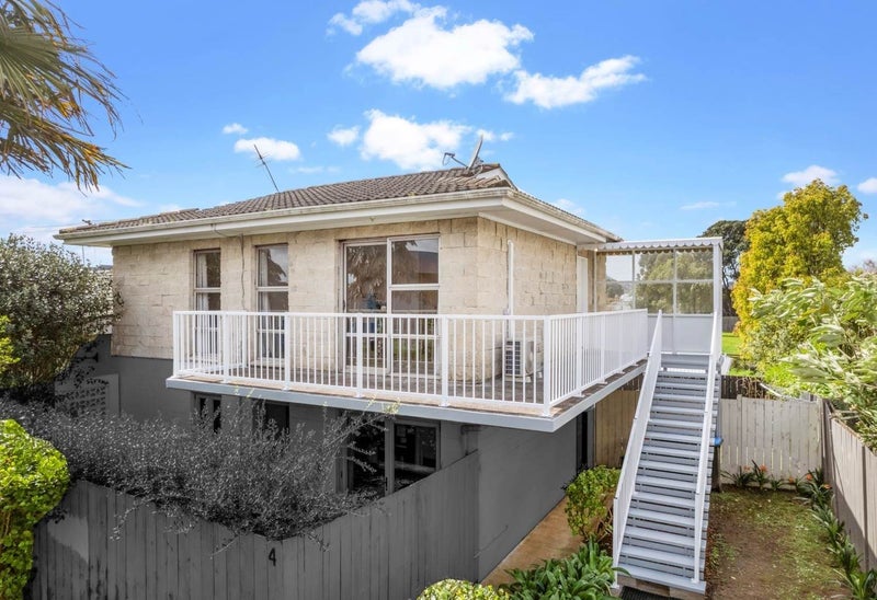 5/24 Morningside Drive, Morningside, Auckland - Carousel 1
