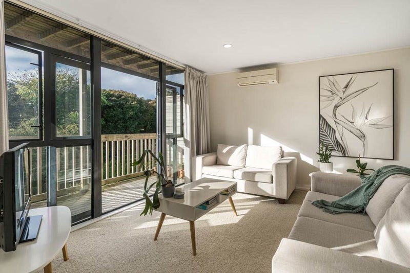 1/61 Birkdale Road, Birkdale, Auckland - Carousel 1