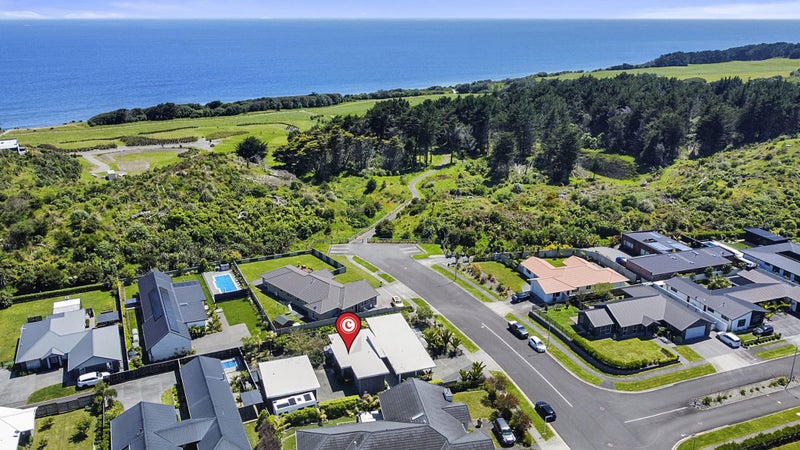 75 Links Drive, Waiwhakaiho, New Plymouth - Carousel 2