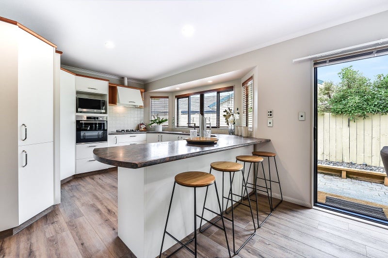 52 Diomede Glade, Flagstaff, Hamilton - Carousel 2