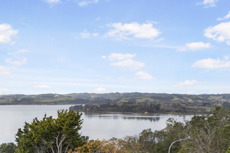 1/182 Sandspit Road, Shelly Park, Auckland - Carousel 2