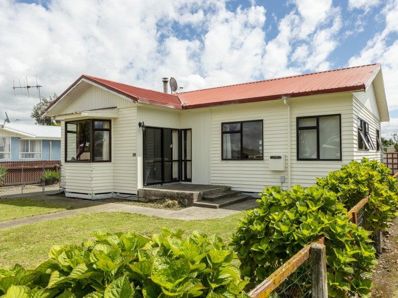 806 Willowpark Road South, Ākina, Hastings - Carousel 1