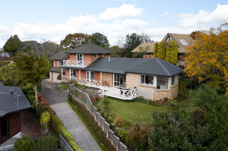 37 Amanda Avenue, Dinsdale, Hamilton - Carousel 1