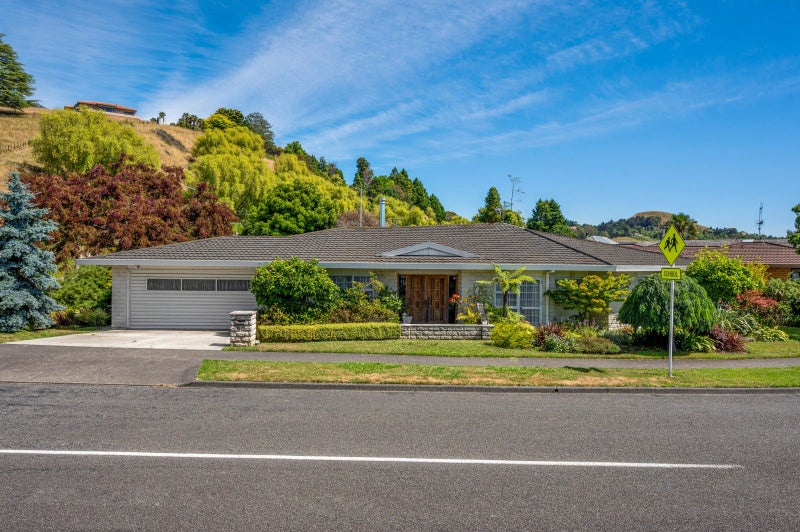 62 Ngarimu Crescent, Taradale, Napier - Carousel 1