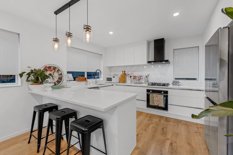 24B Netherton Street, New Windsor, Auckland - Carousel 2