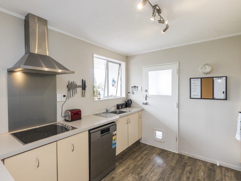 6 Buller Place, Westbrook, Palmerston North - Carousel 2