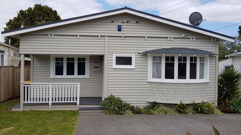 5A Queen Mary Avenue, New Lynn, Auckland - Carousel 1