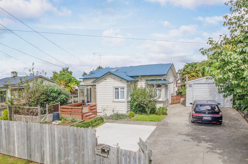 1/8 Waimana Road, Conifer Grove, Takanini - Carousel 2