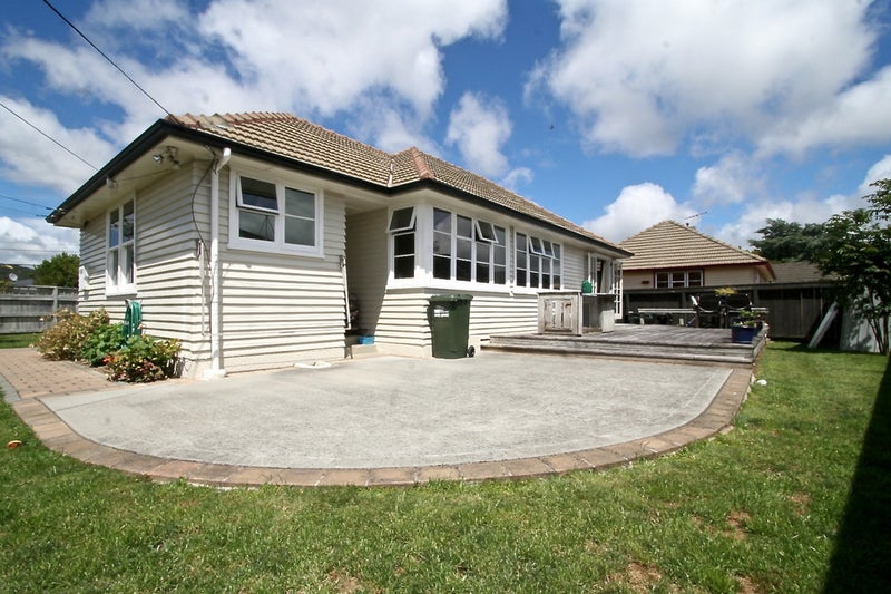 1/11 Cottle Street, Avalon, Lower Hutt - Carousel 1