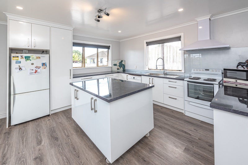 87 Carlton Avenue, Tawhero, Whanganui - Carousel 1