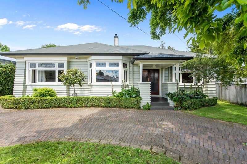 56 Naylor Street, Hamilton East, Hamilton - Carousel 1