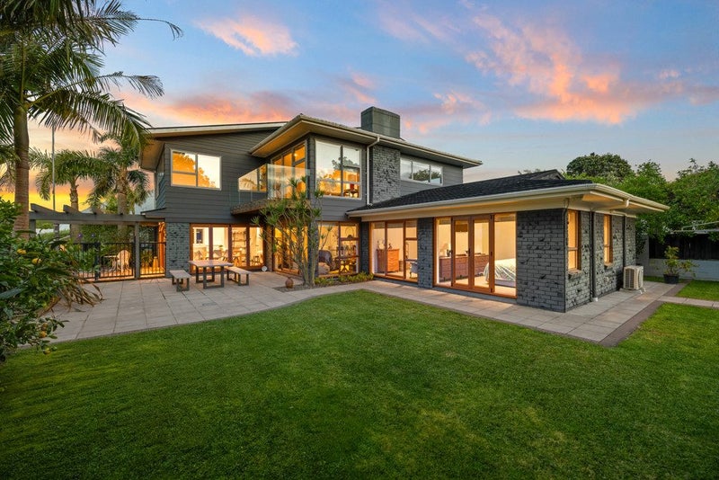 14 Davita Place, Farm Cove, Auckland - Carousel 2