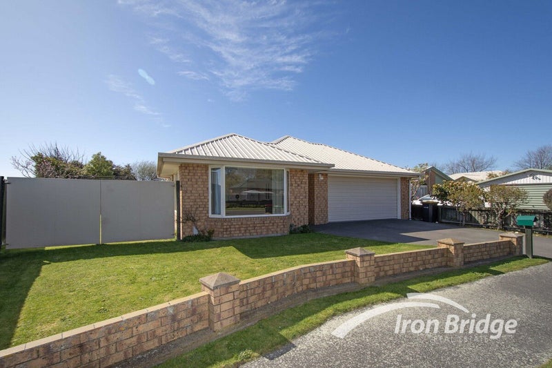 112 Bayswater Crescent, Bromley, Christchurch - Carousel 1