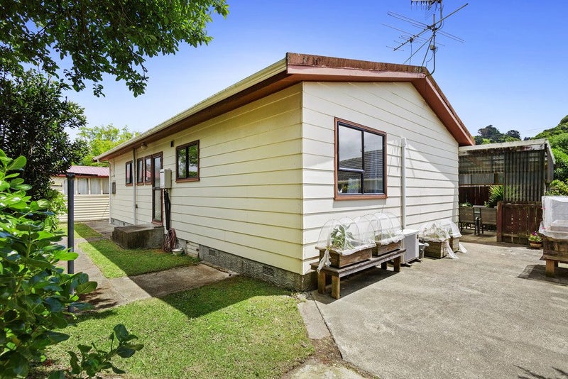 1/1 Nash Street, Taita, Lower Hutt - Carousel 1