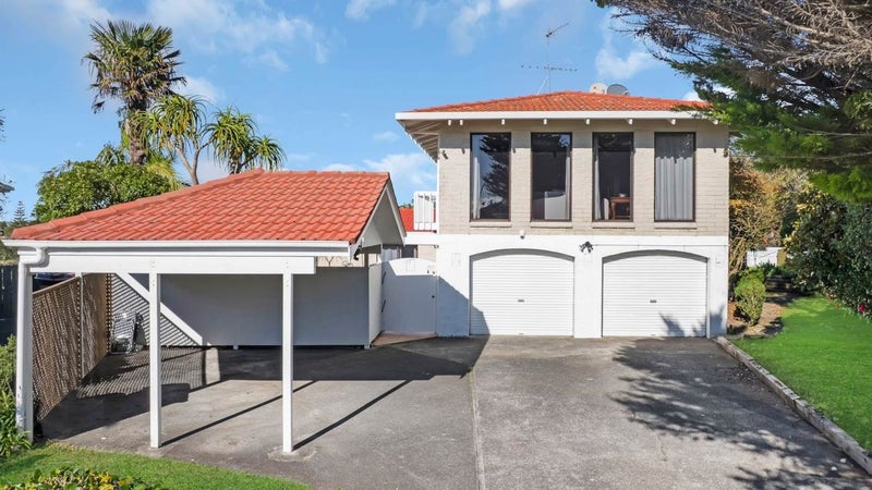 2 Sandford Street, Campbells Bay, Auckland - Carousel 1