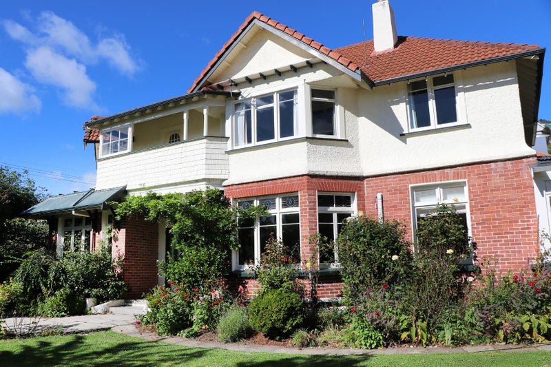 22 Valpy Street, Saint Clair, Dunedin - Carousel 1