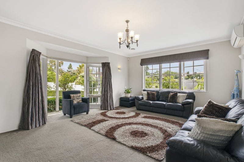 70 Ray Small Drive, Pahurehure, Papakura - Carousel 2