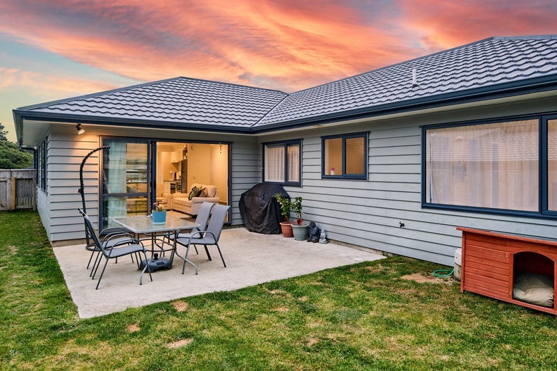 11 Moonsail Drive, Whitby, Porirua - Carousel 1