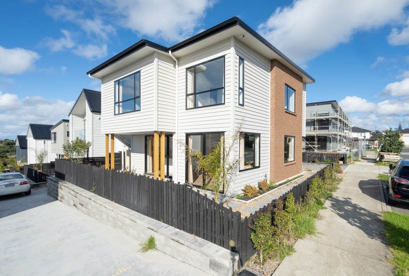 40 Tihema Lane, Westgate, Auckland - Carousel 1