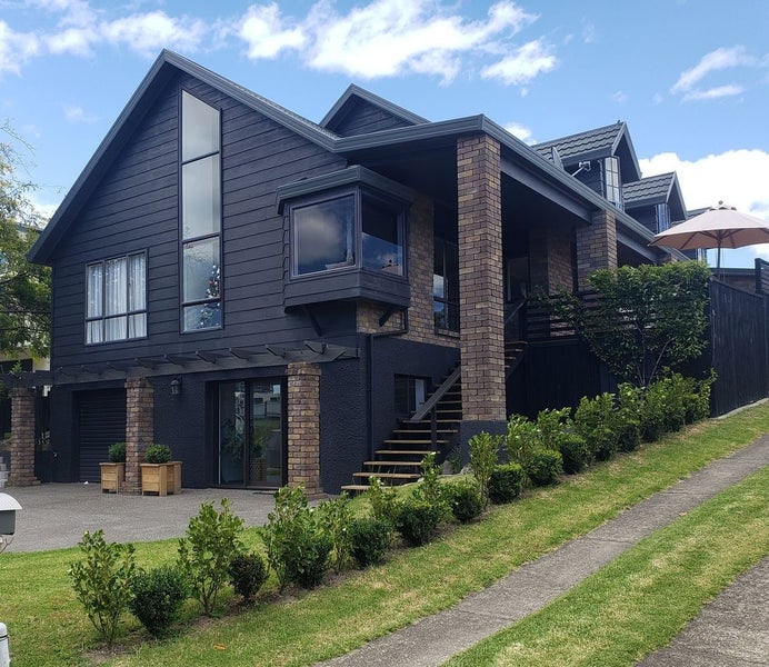 20 The Glebe, Coastlands, Whakatane - Carousel 1