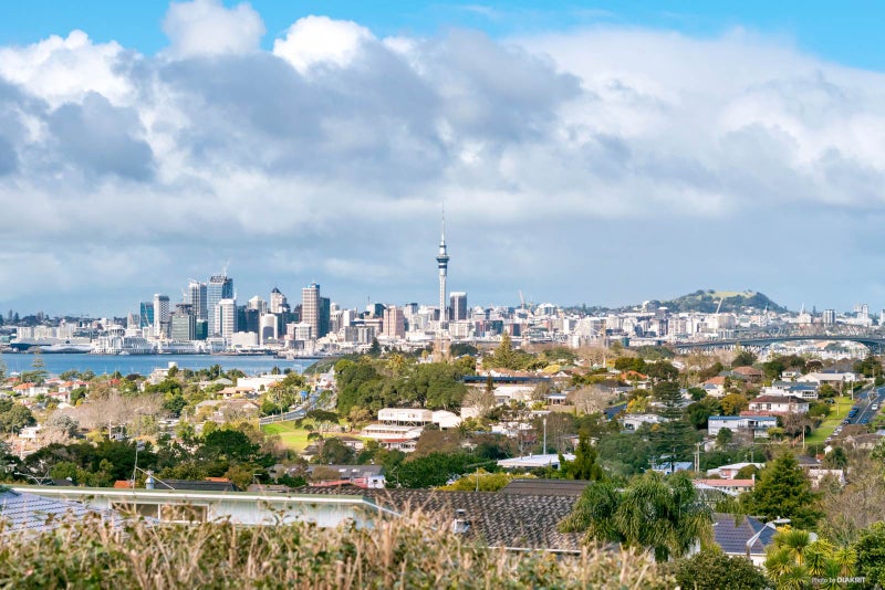 3 HOLDAWAY AVE, Northcote, Auckland - Carousel 2