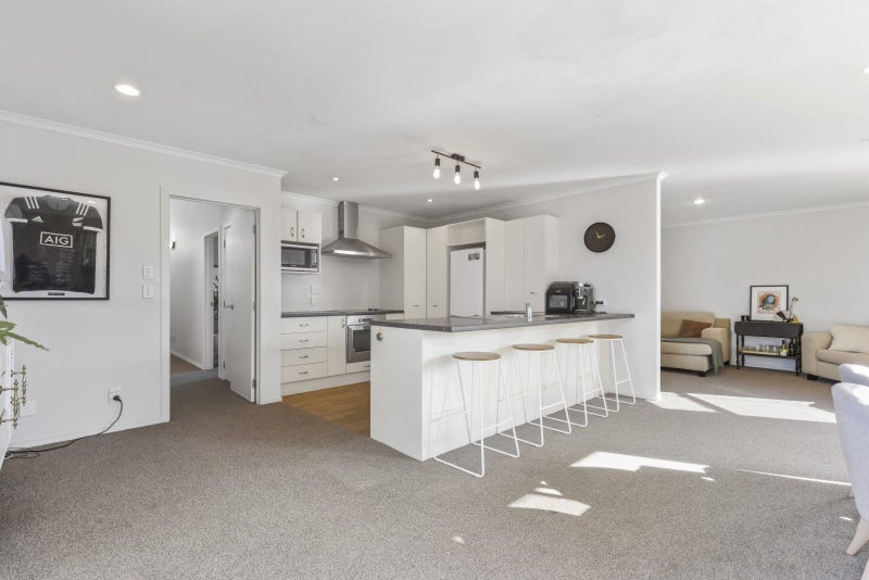 14A Bruce Avenue, Glenview, Hamilton - Carousel 1