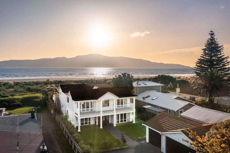 7 Manly Street, Paraparaumu Beach, Paraparaumu - Carousel 1