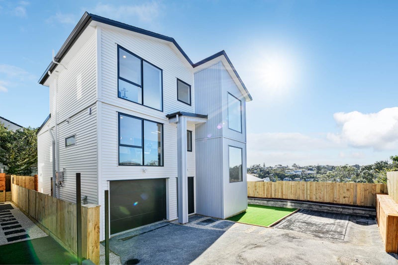 69B Sartors Avenue, Browns Bay, Auckland - Carousel 1
