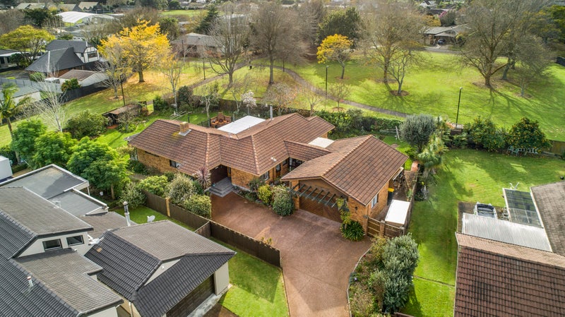 21 Foxbridge Lane, Conifer Grove, Takanini - Carousel 1