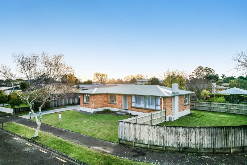 28 Anderson Road, Deanwell, Hamilton - Carousel 2
