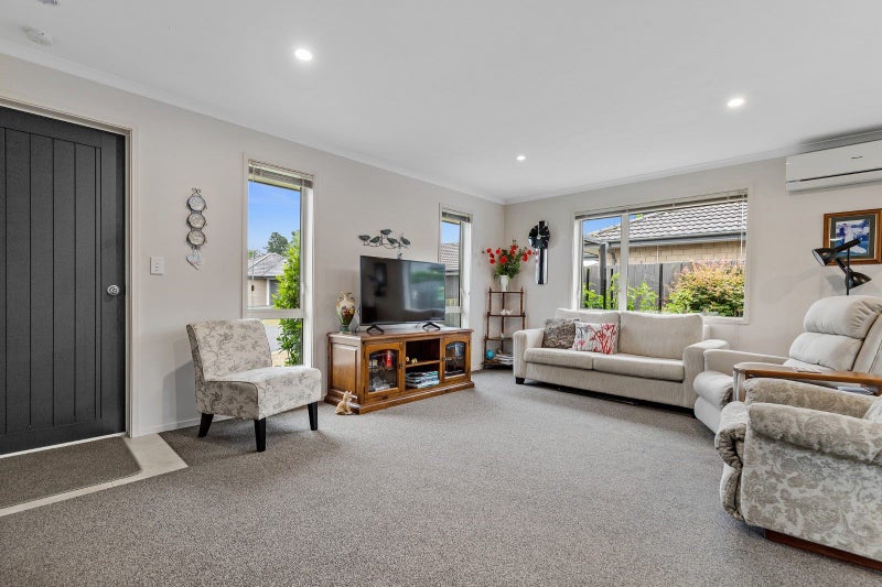 27 Sexton Road, Huntington, Hamilton - Carousel 2