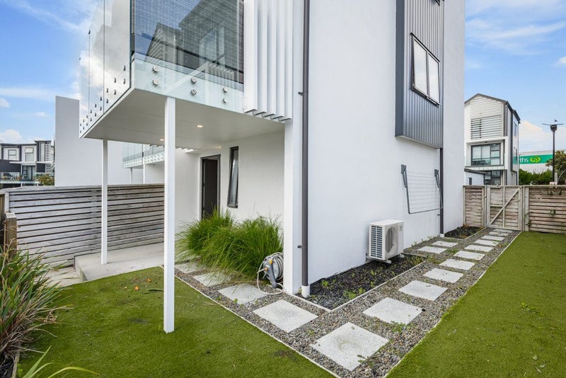 9 Glenae Lane, Hobsonville, Auckland - Carousel 2