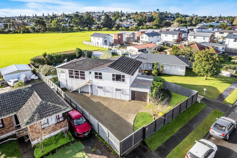 106 Edgewater Drive, Pakuranga, Auckland - Carousel 2