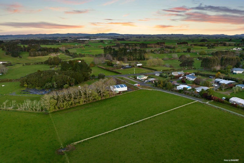 990B Highway 22, Tuakau - Carousel 11